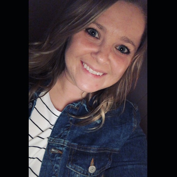 Meet your Posher, Shelli - Picture 1 of 1